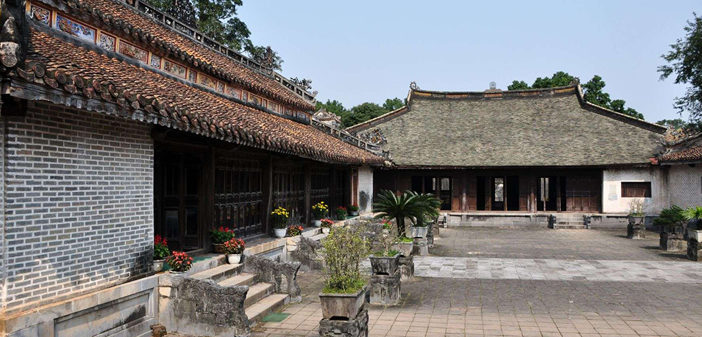 Hoa Khiem palace