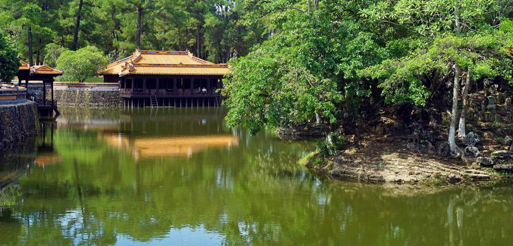 Luu Khiem lake